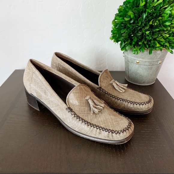 Stuart Weitzman Shoes - Stuart Weitzman Tan Tassel loafers block heel 9AA